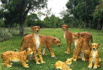 豹子雕塑-動(dòng)物園彩繪噴漆金錢豹雕塑