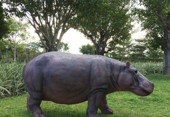 河馬雕塑-景區草坪不銹鋼仿銅行走的河馬雕塑