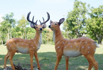 鹿雕塑-戶外大型仿真動物景觀玻璃鋼鹿雕塑