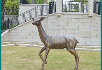 鹿雕塑-公園景區玻璃鋼創意行走的鹿雕塑