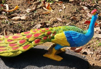 孔雀雕塑-公園里一只將跑的玻璃鋼彩繪孔雀雕塑