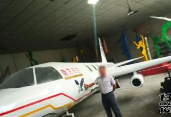 飛機雕塑-大型戶外仿真飛機彩繪玻璃鋼飛機雕塑