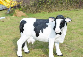 牛雕塑-動物園一只大號玻璃鋼牛雕塑