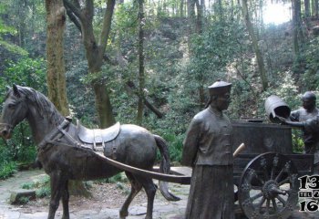 馬車雕塑-景區(qū)商業(yè)街擺放做舊仿古兒童打水青銅馬車雕塑