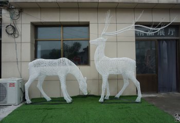 梅花鹿雕塑-公園兩只覓食的不銹鋼工藝梅花鹿雕塑