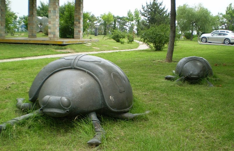 銅雕七星瓢蟲公園動物雕塑-七星瓢蟲銅雕公園小區動物雕塑高清圖片